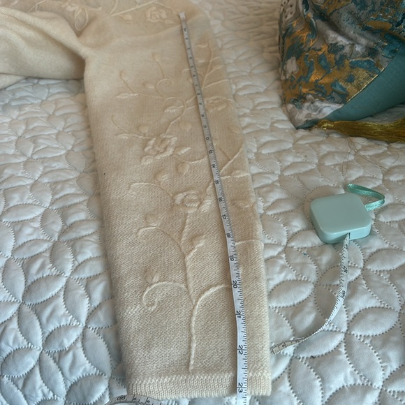 Karen Scott Pure wool crewel Stitched Embroidery long sleeved Cardigan size med - Picture 10 of 12